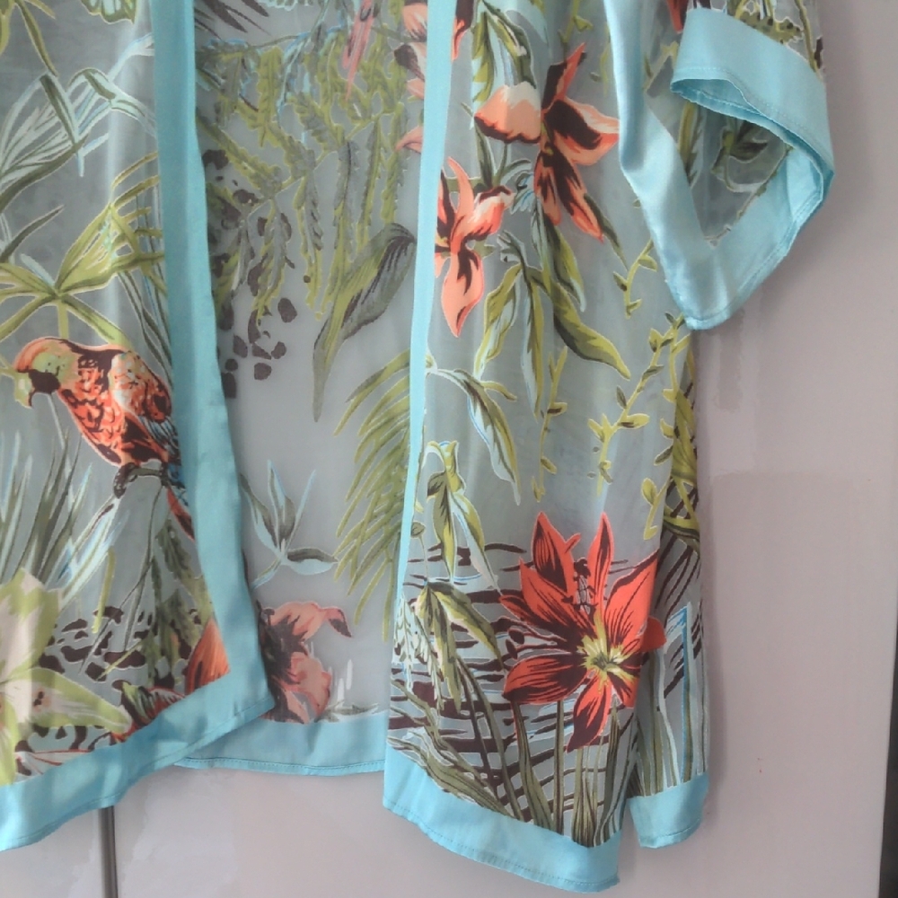 c25 NWOT SILKY KIMONO TUNIC SCARF LIKE